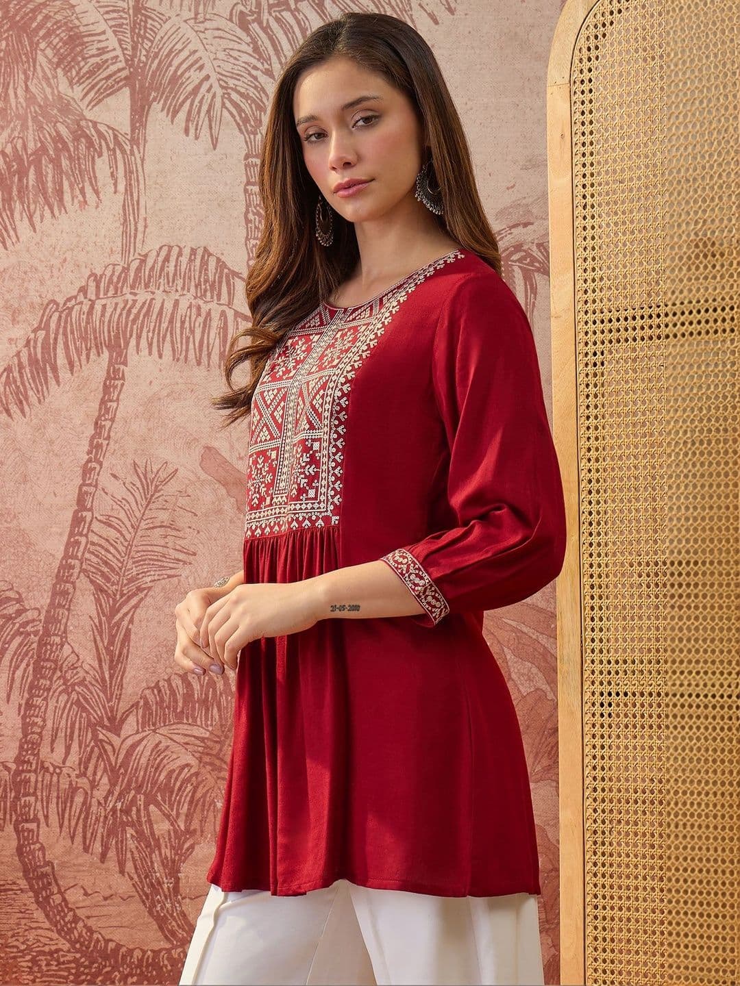 Sangria Floral Embroidered Sequinned Sequinned Kurti - view 1