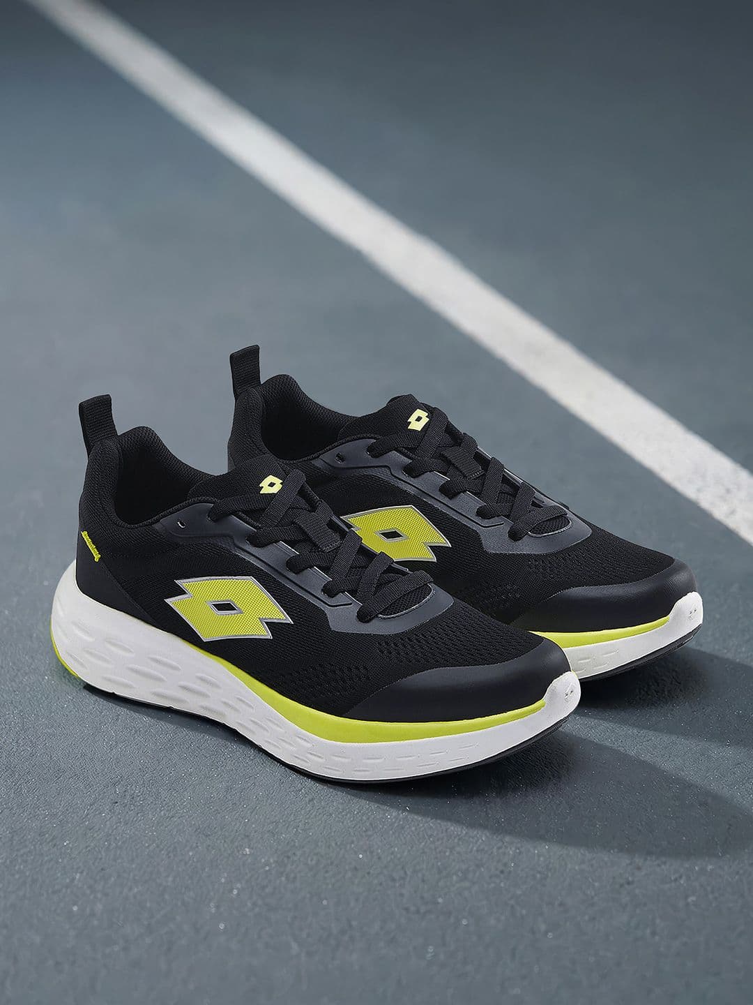 Lotto Men Aerostep Black Running Shoes - view 1