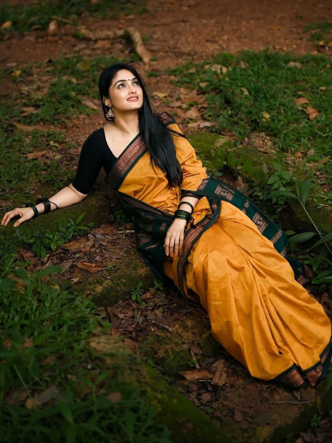 Urban Pallu Woven Design Silk Blend Handloom fwd Saree - view 1