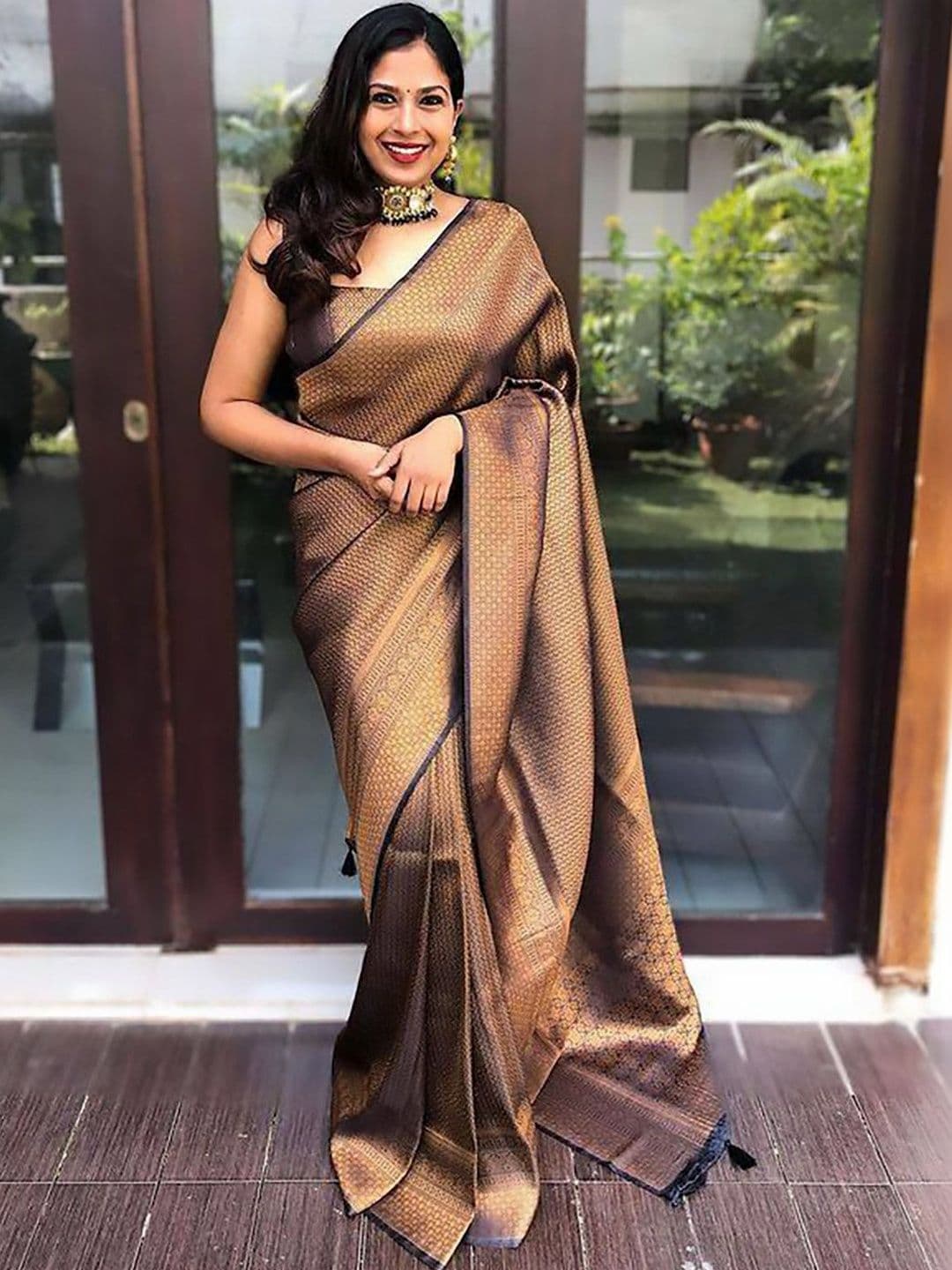 Urban Pallu Woven Design Zari Silk Blend Handloom fwd Saree - view 1