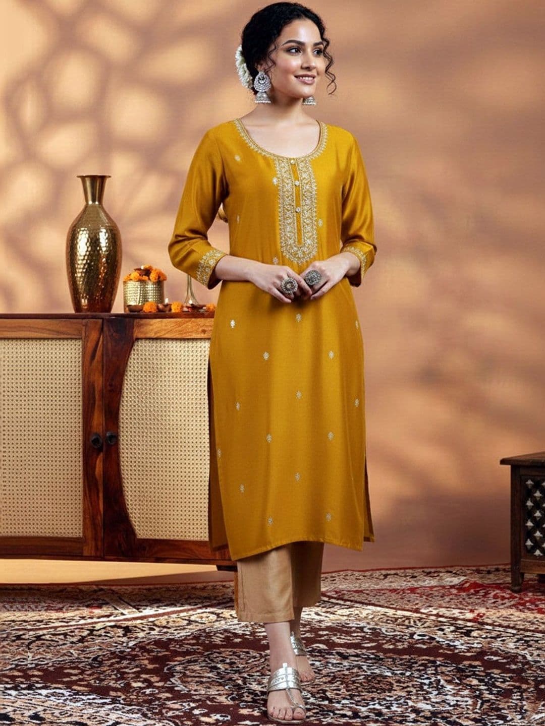 Rensa Women Floral Embroidered Kurta - view 1