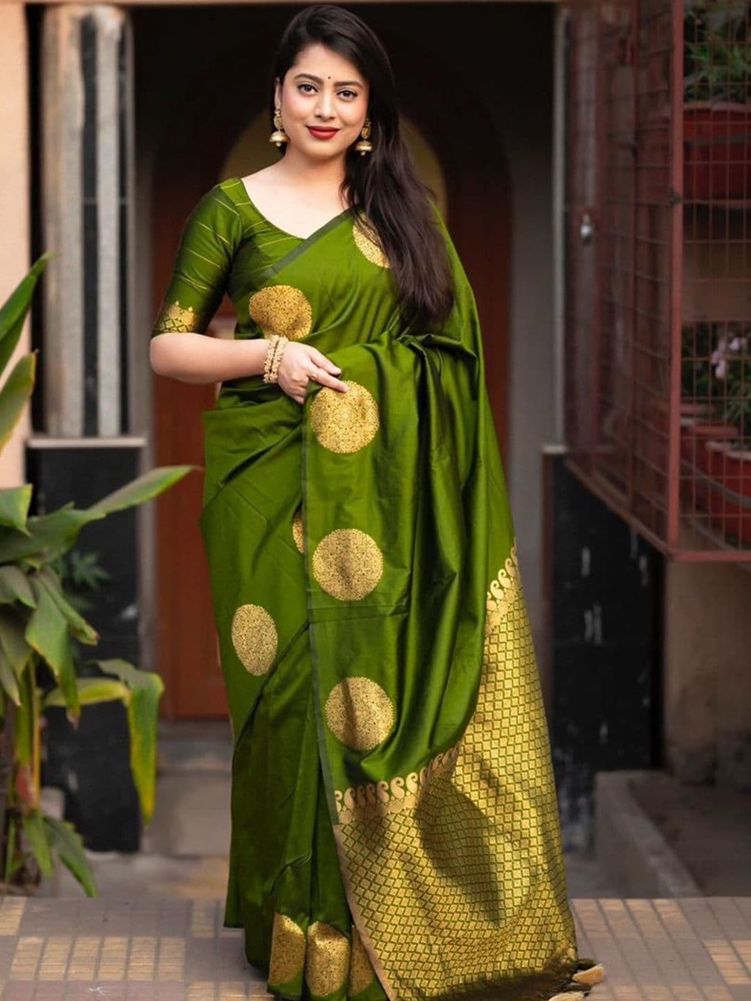 Urban Pallu Woven Design Zari Silk Blend Heavy Work Mysore Silk Saree - view 1