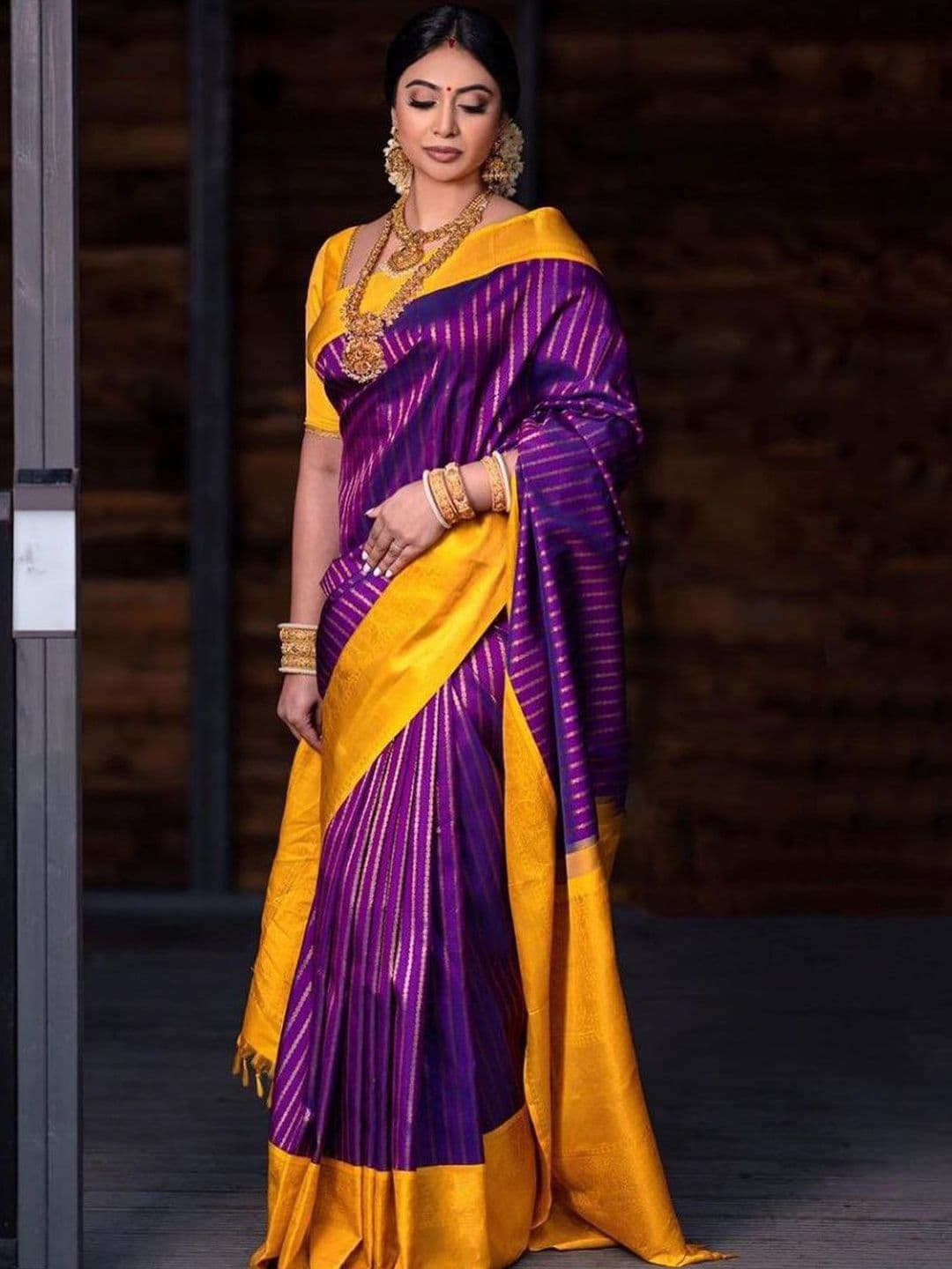 Urban Pallu Woven Design Silk Blend Handloom fwd Saree - view 1