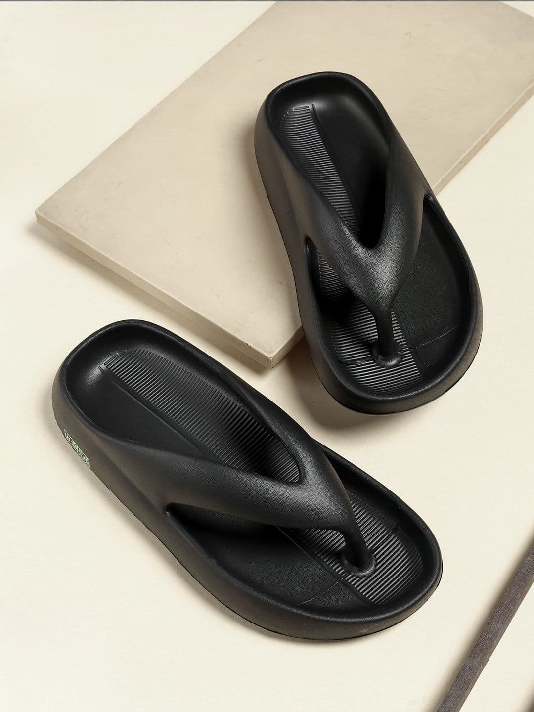 TOE CANDY Men Rubber Thong Flip-Flops - view 1