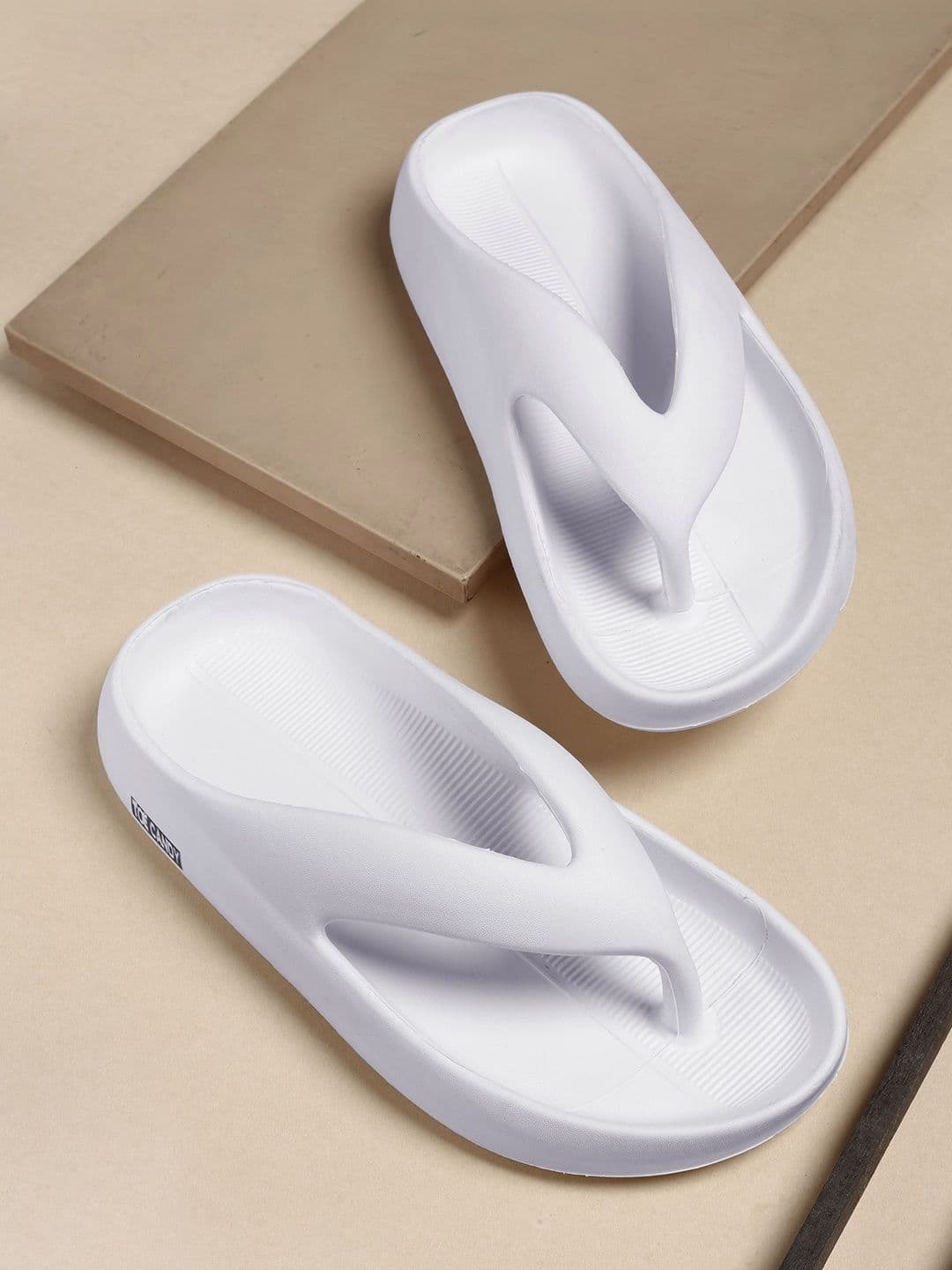 TOE CANDY Men Rubber Thong Flip-Flops - view 1