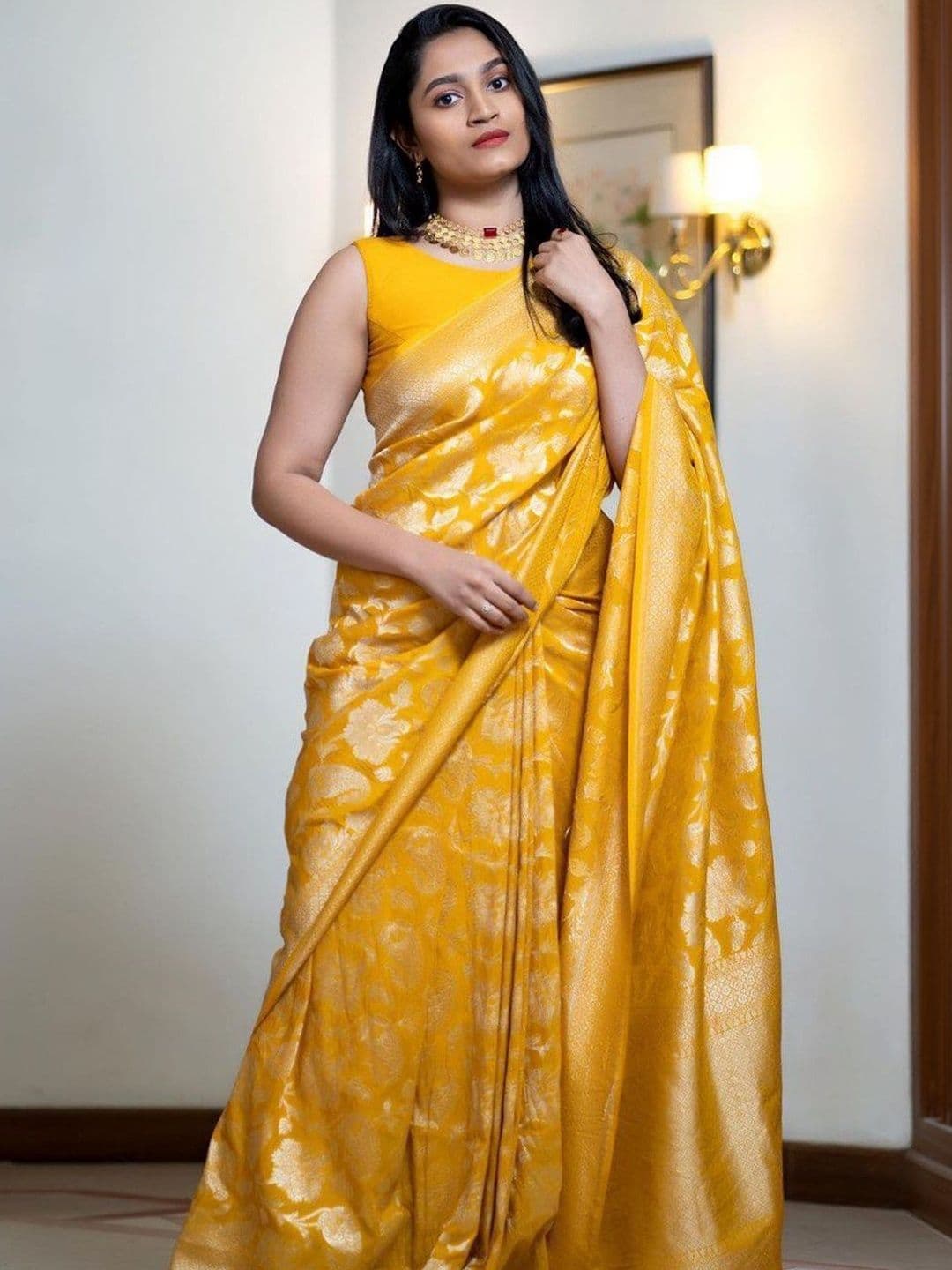Urban Pallu Woven Design Zari Silk Blend Handloom fwd Saree - view 1