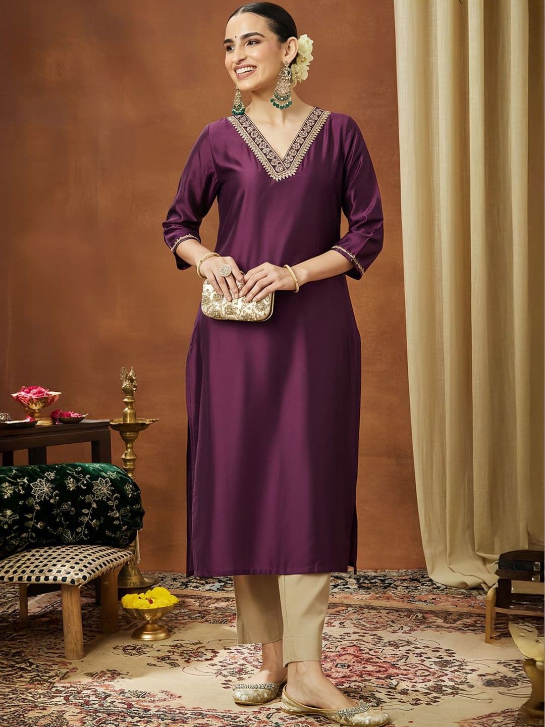Janasya Women Embellished Sequinned Chanderi Silk Kurta - view 1