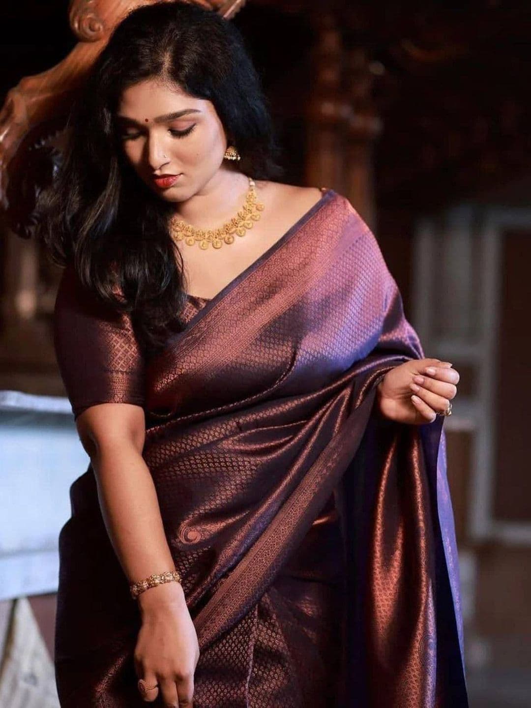 Urban Pallu Woven Design Silk Blend Designer fwd Saree - view 1