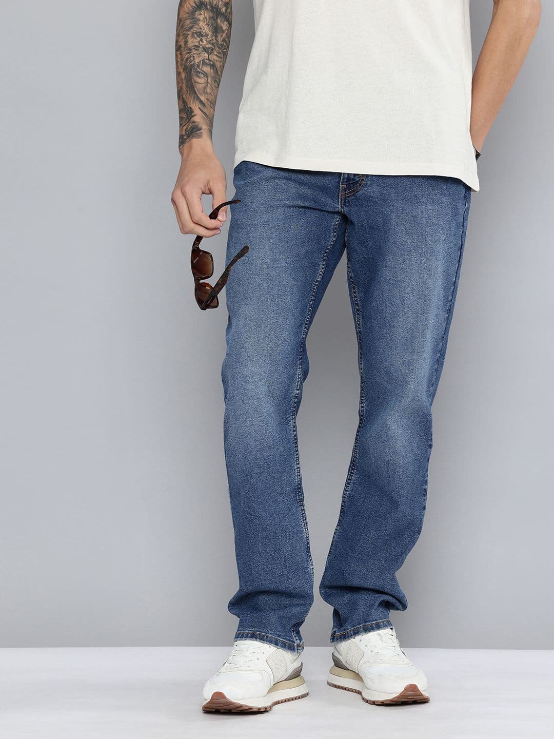 Levis Men 541 Athletic Tapered Fit Light Fade Stretchable Jeans - view 1