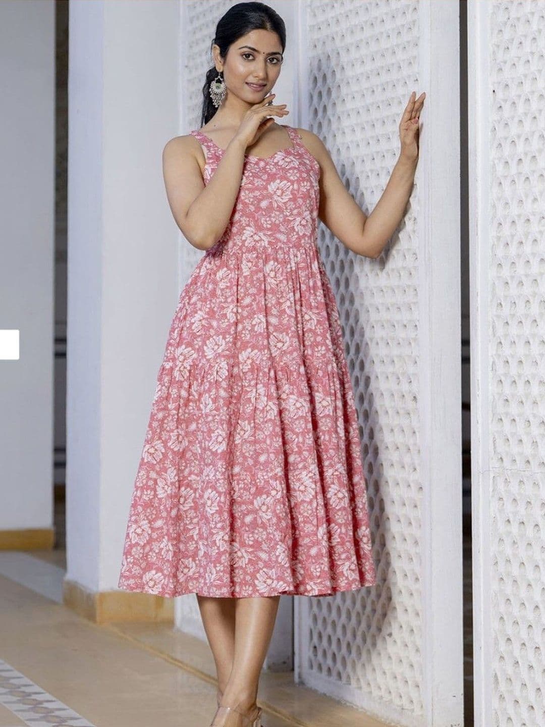 Demirner Women Floral Printed Anarkali Kurta - view 1