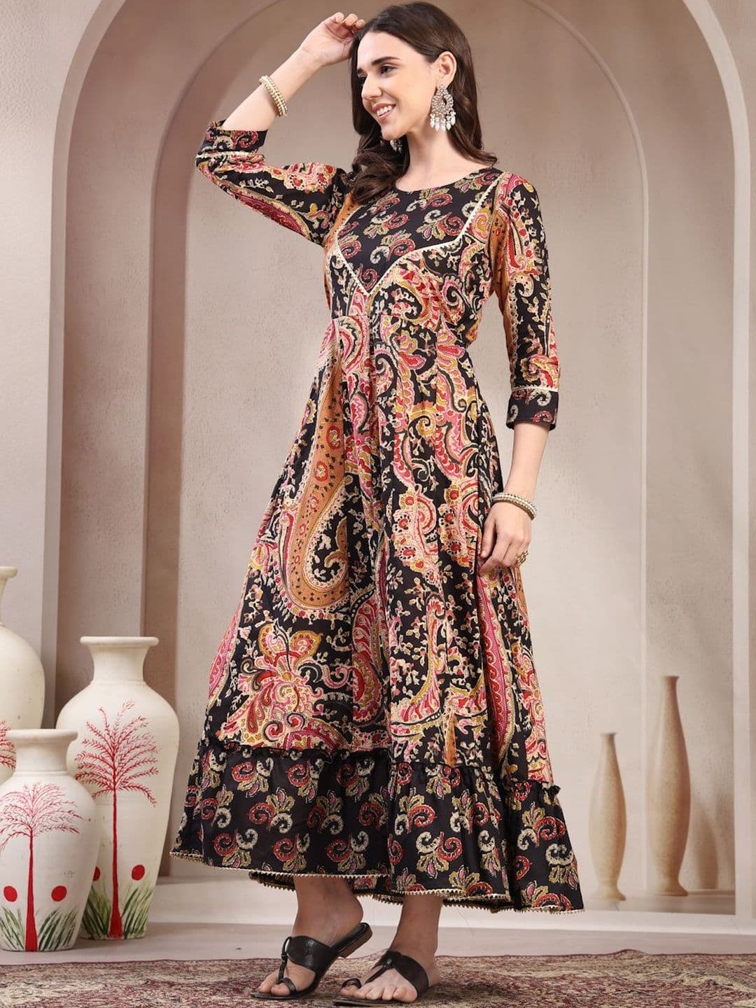 Pristyle Women Paisley Printed Flared Sleeves Gotta Patti Anarkali Kurta - view 1
