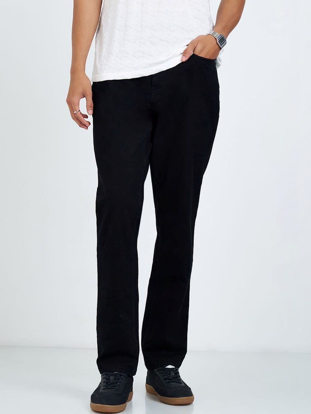 Peregrine by Pantaloons Men Relaxed Fit Mid-Rise Jeans - view 1