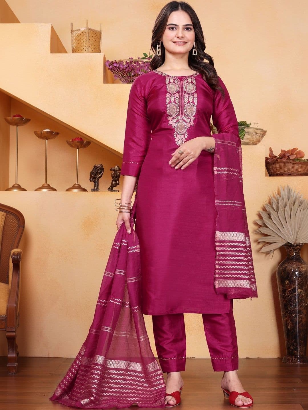 Klotden Women Ethnic Motifs Embroidered Regular Thread Work Kurta with Trousers & With Dupatta - view 1