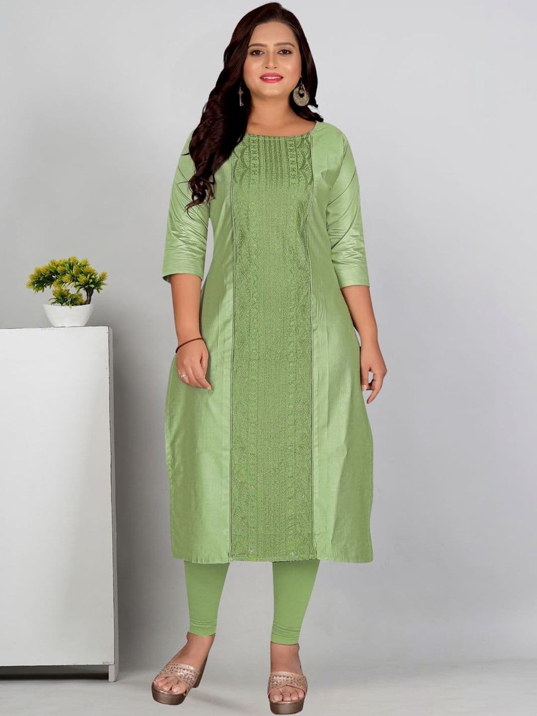 Fabriza Women Ethnic Motifs Embroidered Thread Work Kurta - view 1