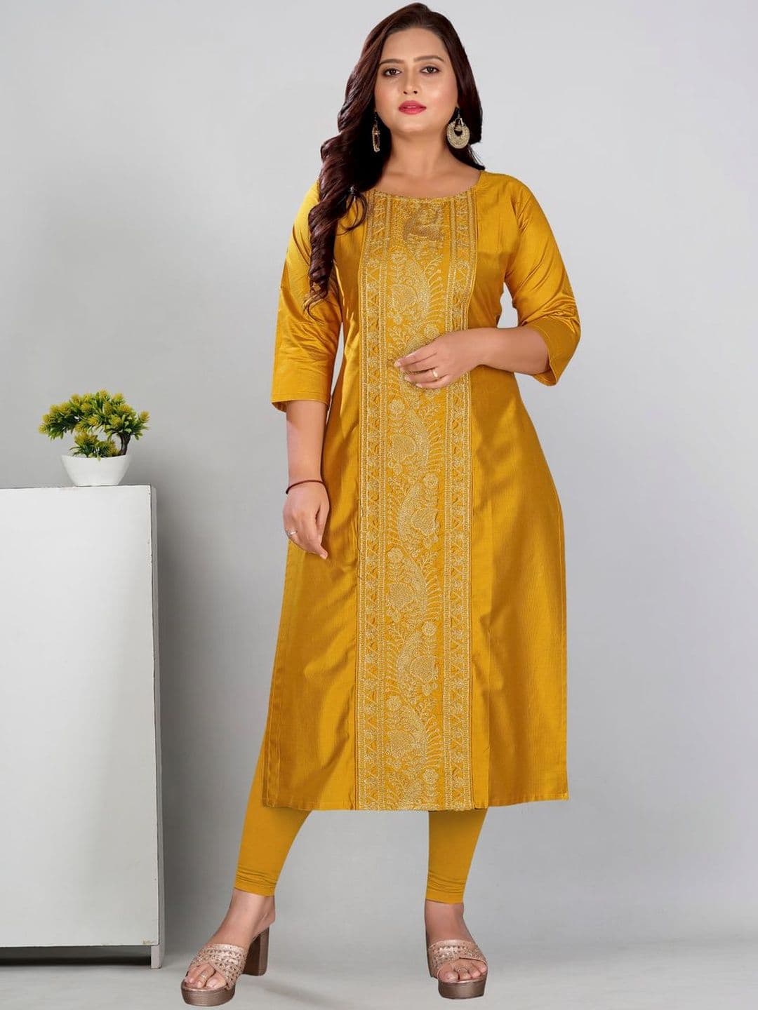 Fabriza Women Ethnic Motifs Embroidered Thread Work Kurta - view 1