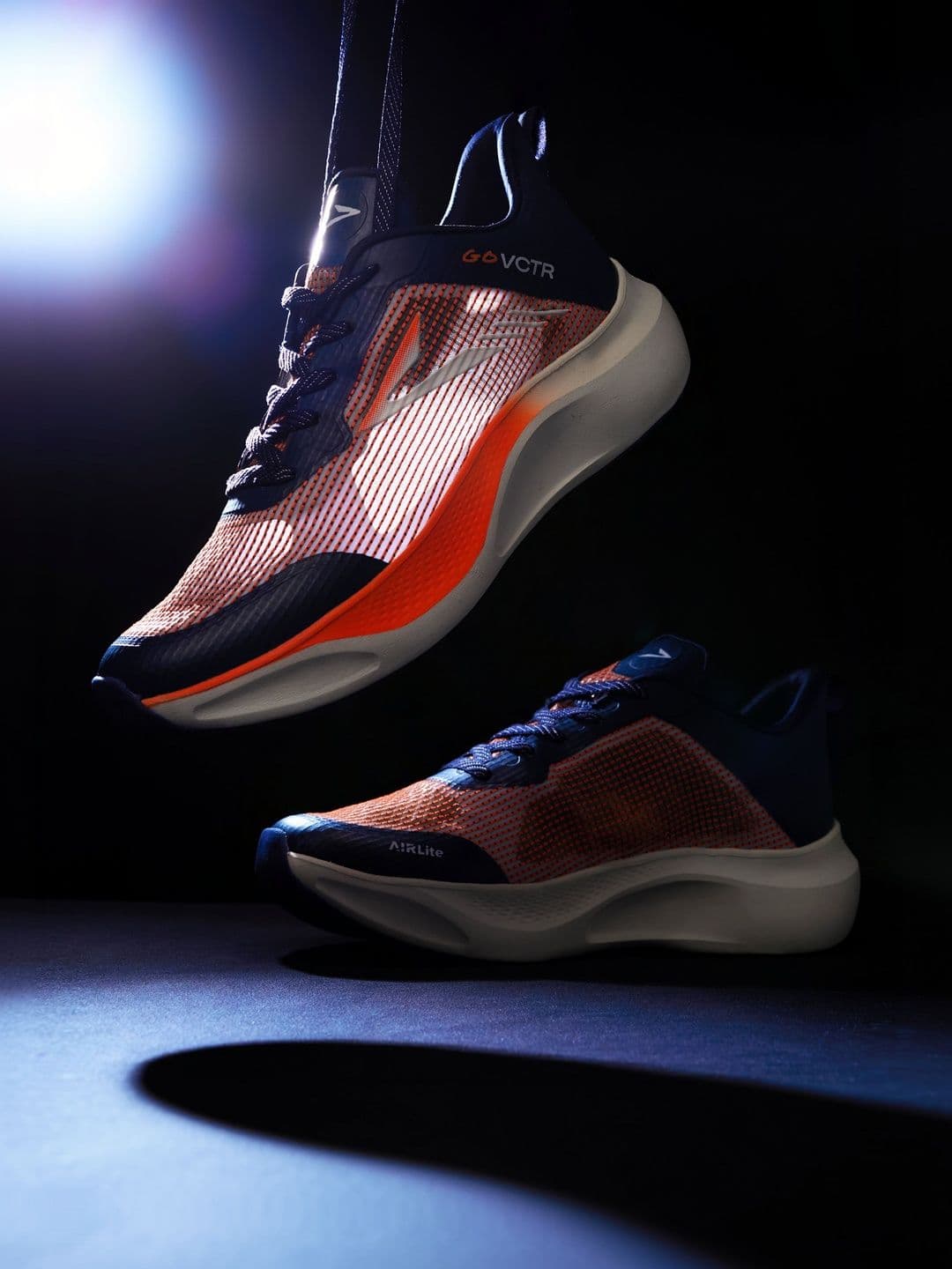 VCTR Airlite Weaving Sports Breathable Running Shoes - view 1