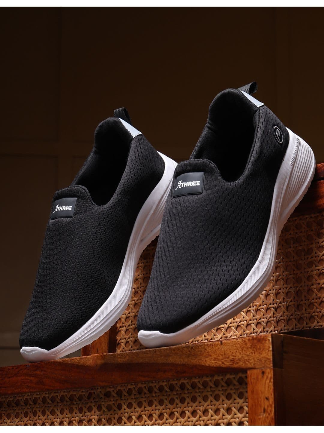 Athree Men Mesh Walking Non-Marking Shoes - view 1