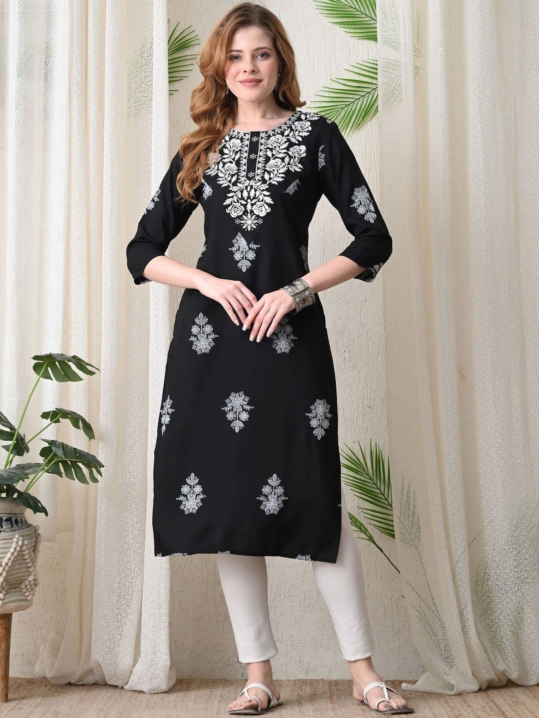 Koito Women Floral Embroidered Floral Kurta - view 1