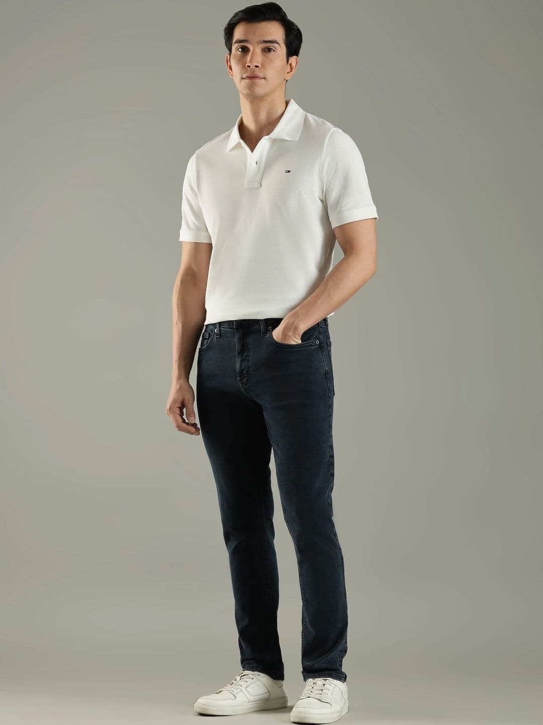 Tommy Hilfiger Men Slim Fit Mid-Rise Light Fade Jeans - view 1