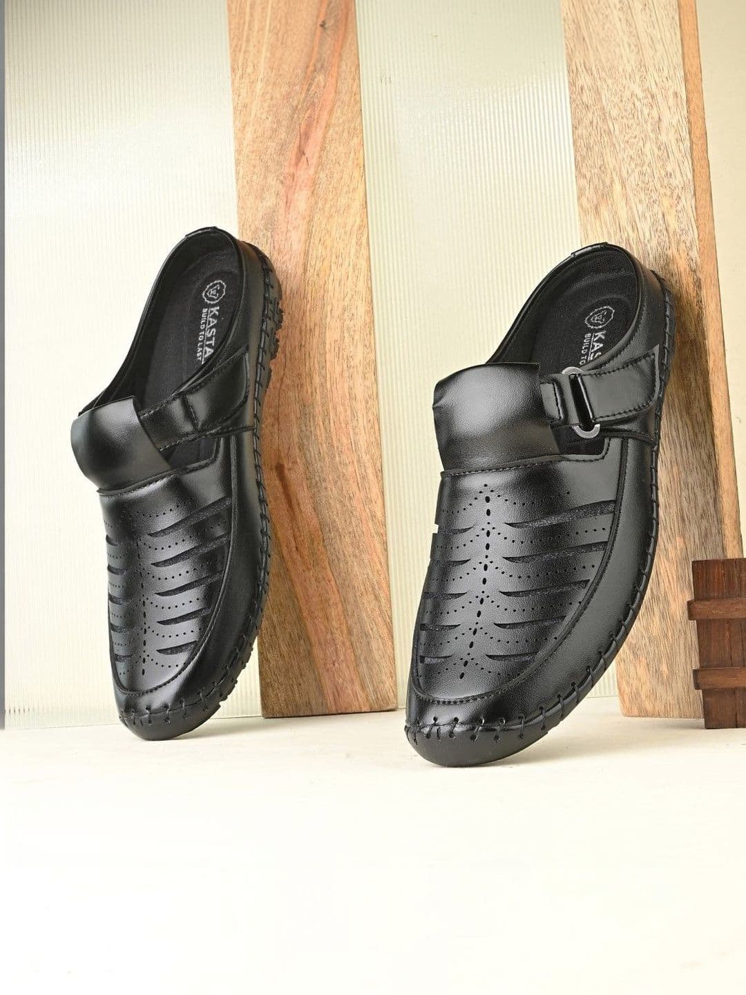 KASTAVA Men Comfort Sandals - view 1