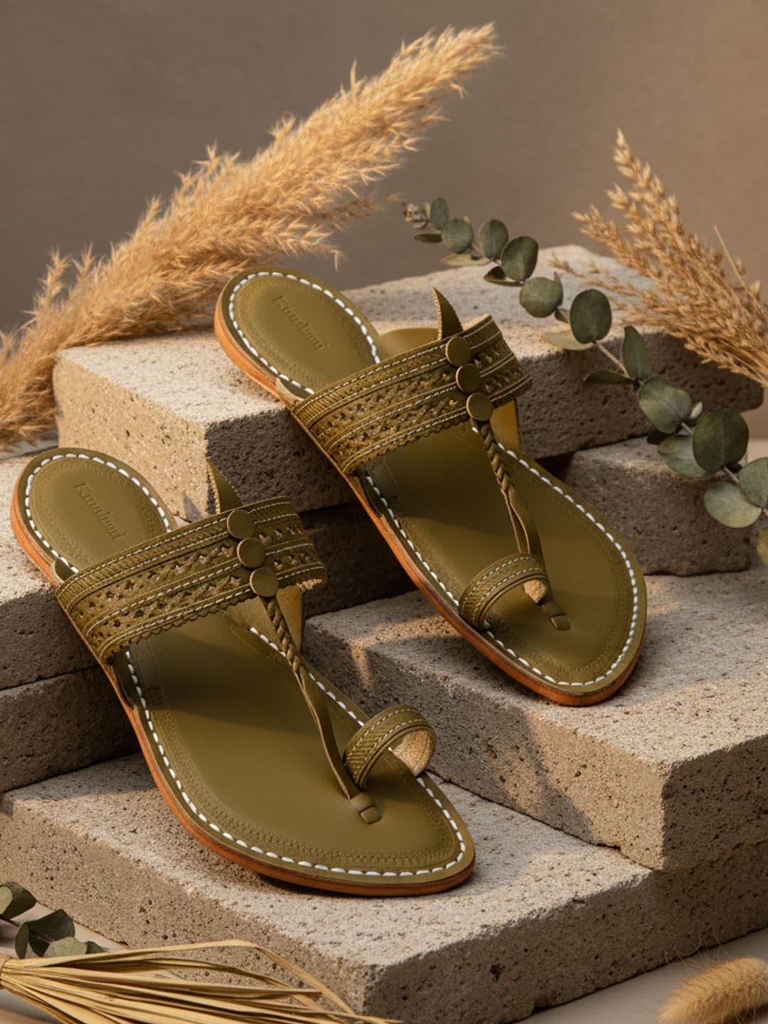 KORAKARI Men Textured Ethnic Leather Kolhapuri Flat Sandals - view 1