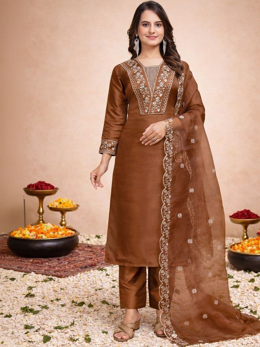 Klotden Women Ethnic Motifs Embroidered Regular Thread Work Kurta with Trousers & With Dupatta - view 1