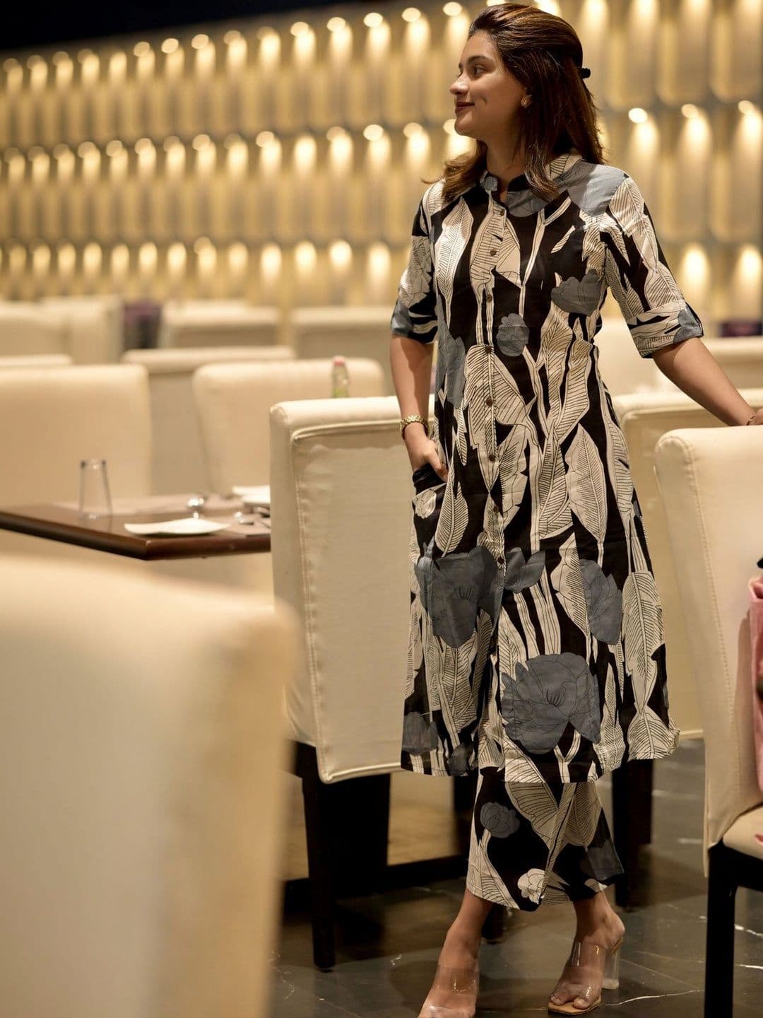 Klere Women Floral Printed Regular Kurta with Trousers - view 1