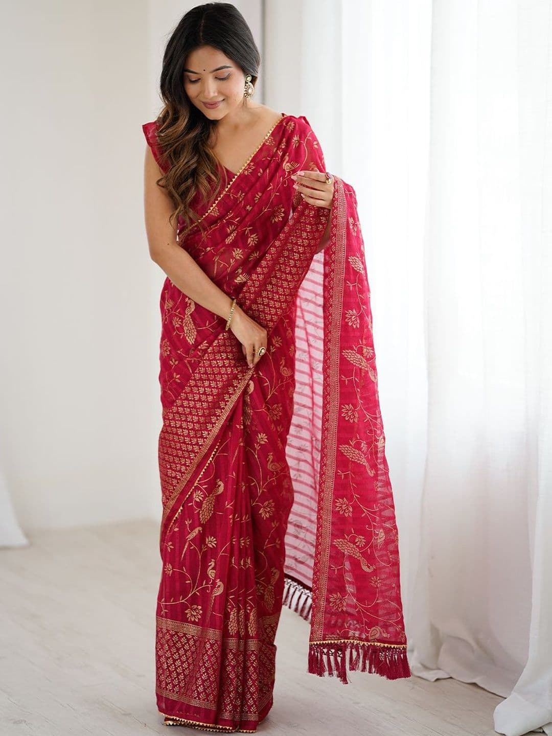 Urban Pallu Ethnic Motifs Embroidered Poly Chiffon Heavy Work Saree - view 1
