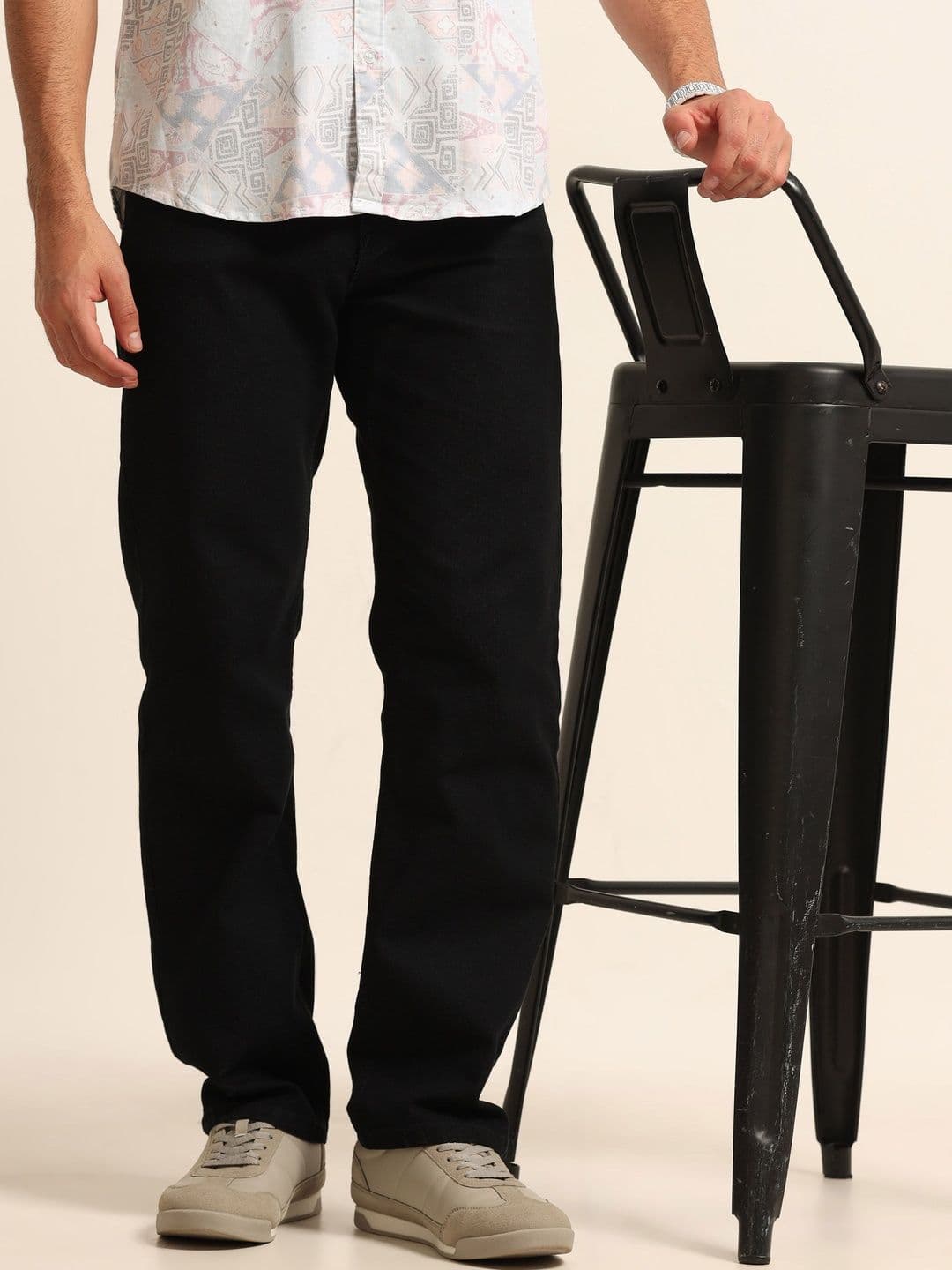 Bushirt Men Straight Fit Mid-Rise Jeans - view 1