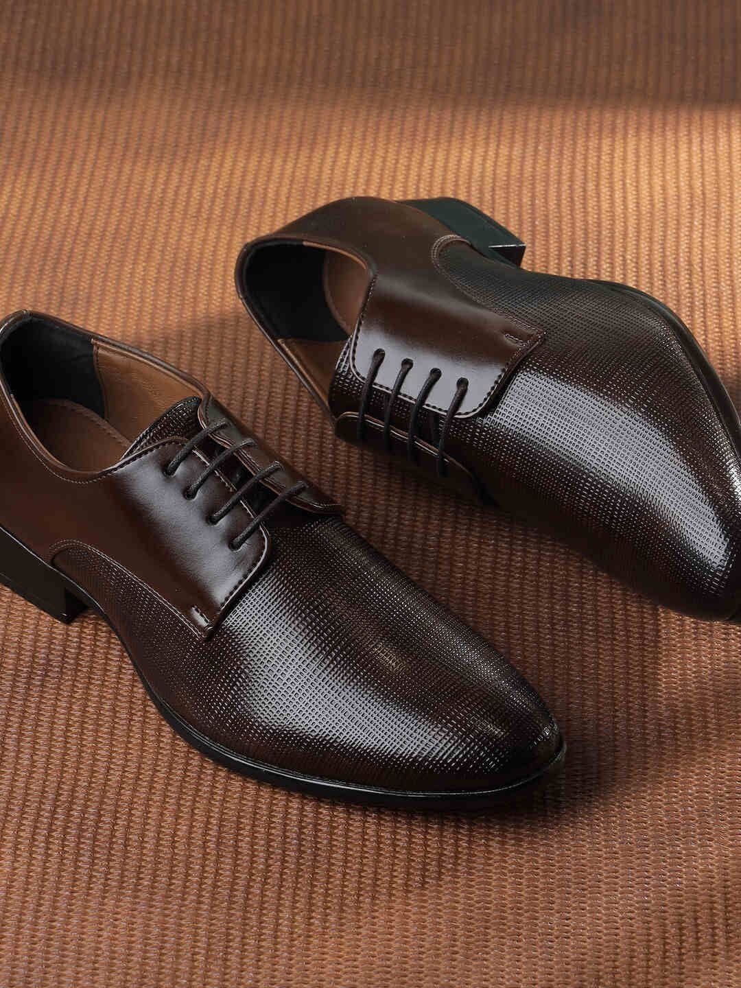 Metro Men Round-Toe Formal Derbys - view 1