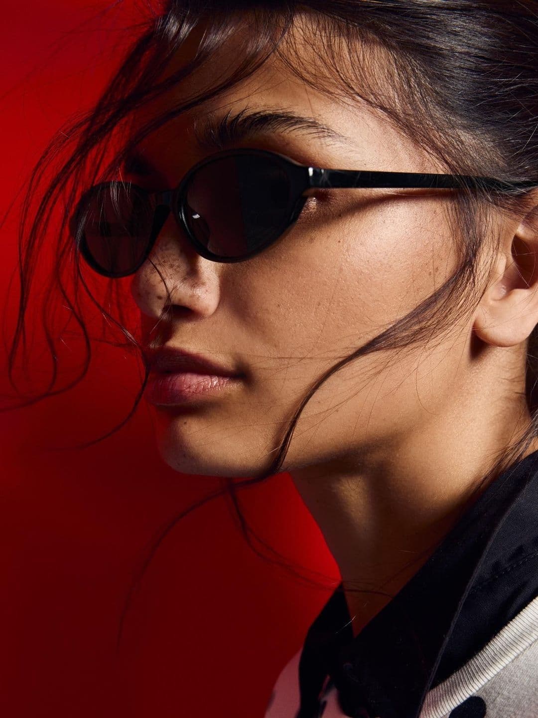 Bershka Oval plastic sunglasses - view 1