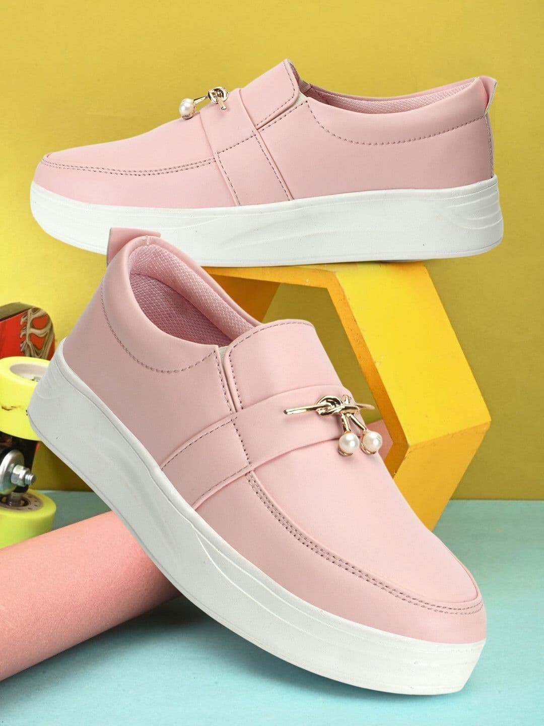 EVOLTAR Women Slip-On Sneakers - view 1
