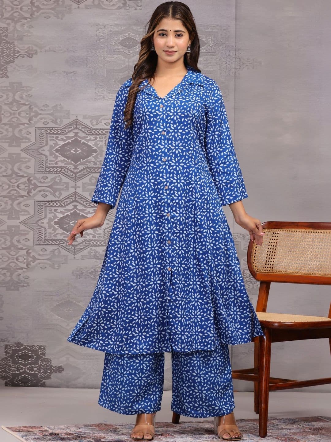 Bunkari Women Ethnic Motifs Printed Regular Kurta with Palazzos - view 1
