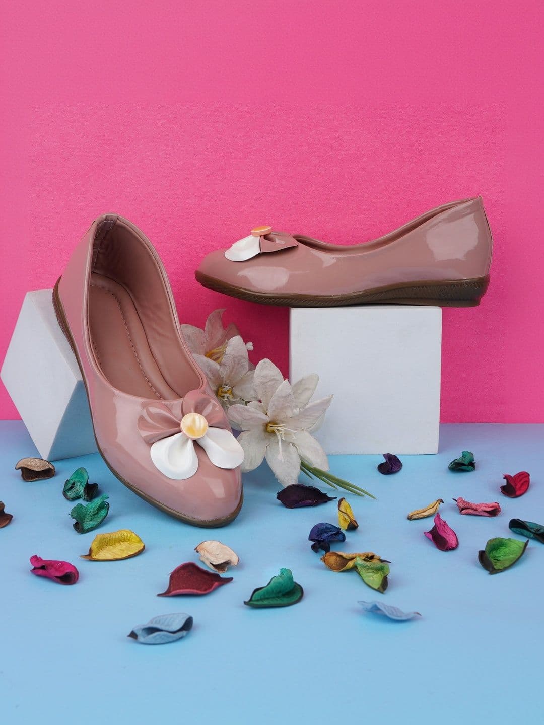 LMG Lifestyle Girls Ethnic Flats - view 1