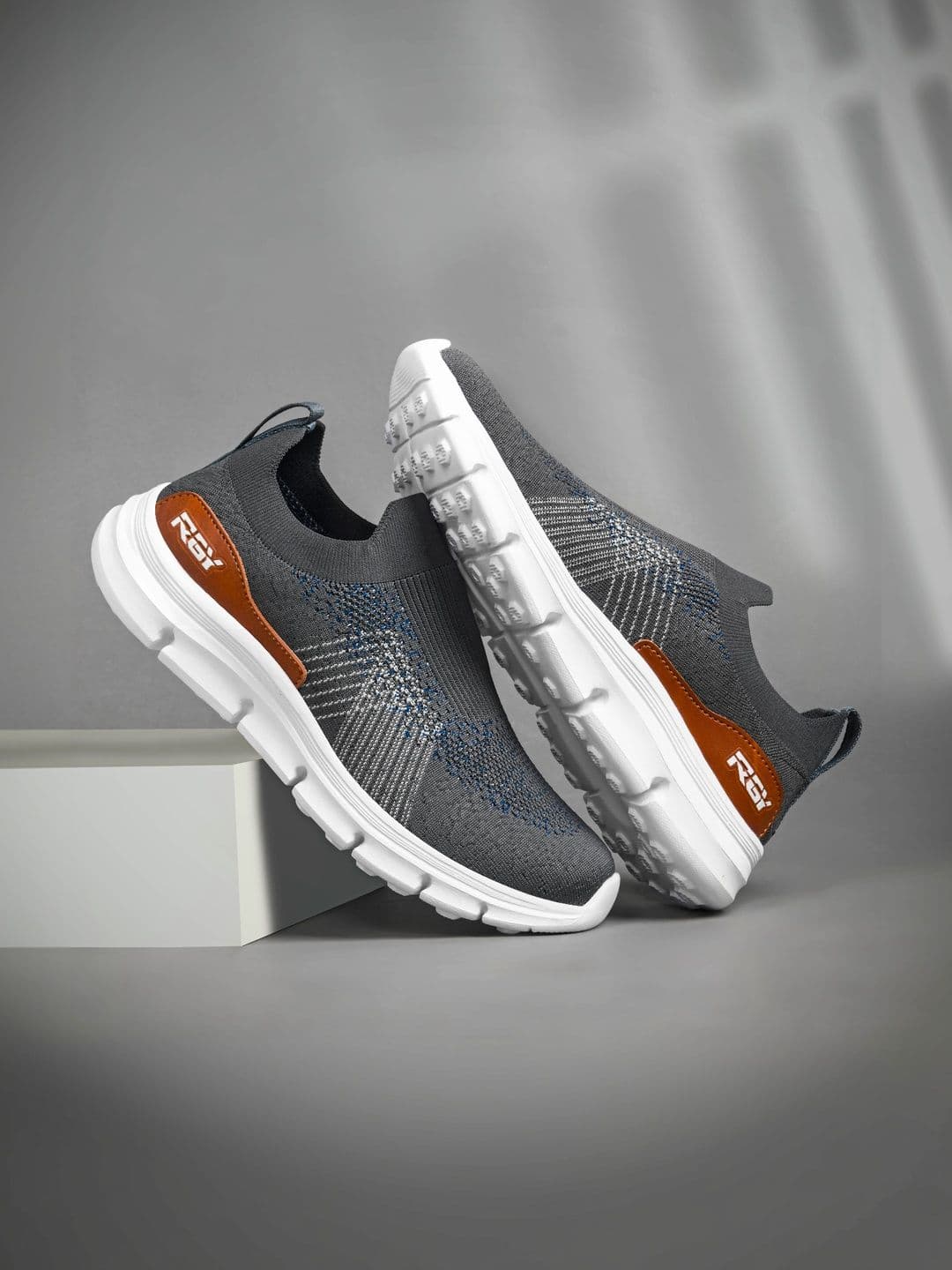 RGY Men Running Non-Marking Shoes - view 1