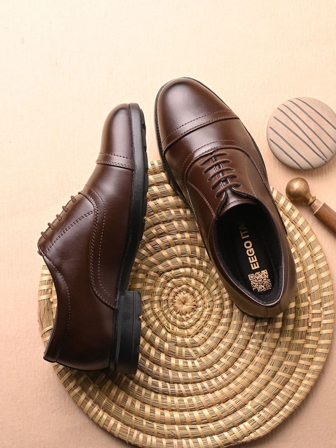 Eego Italy Men Round-Toe Formal Oxfords - view 1