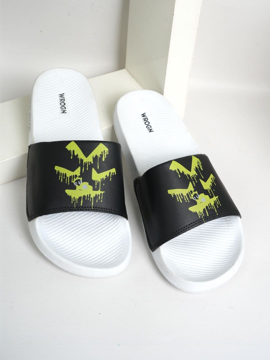 WROGN Men Printed Sliders - view 1