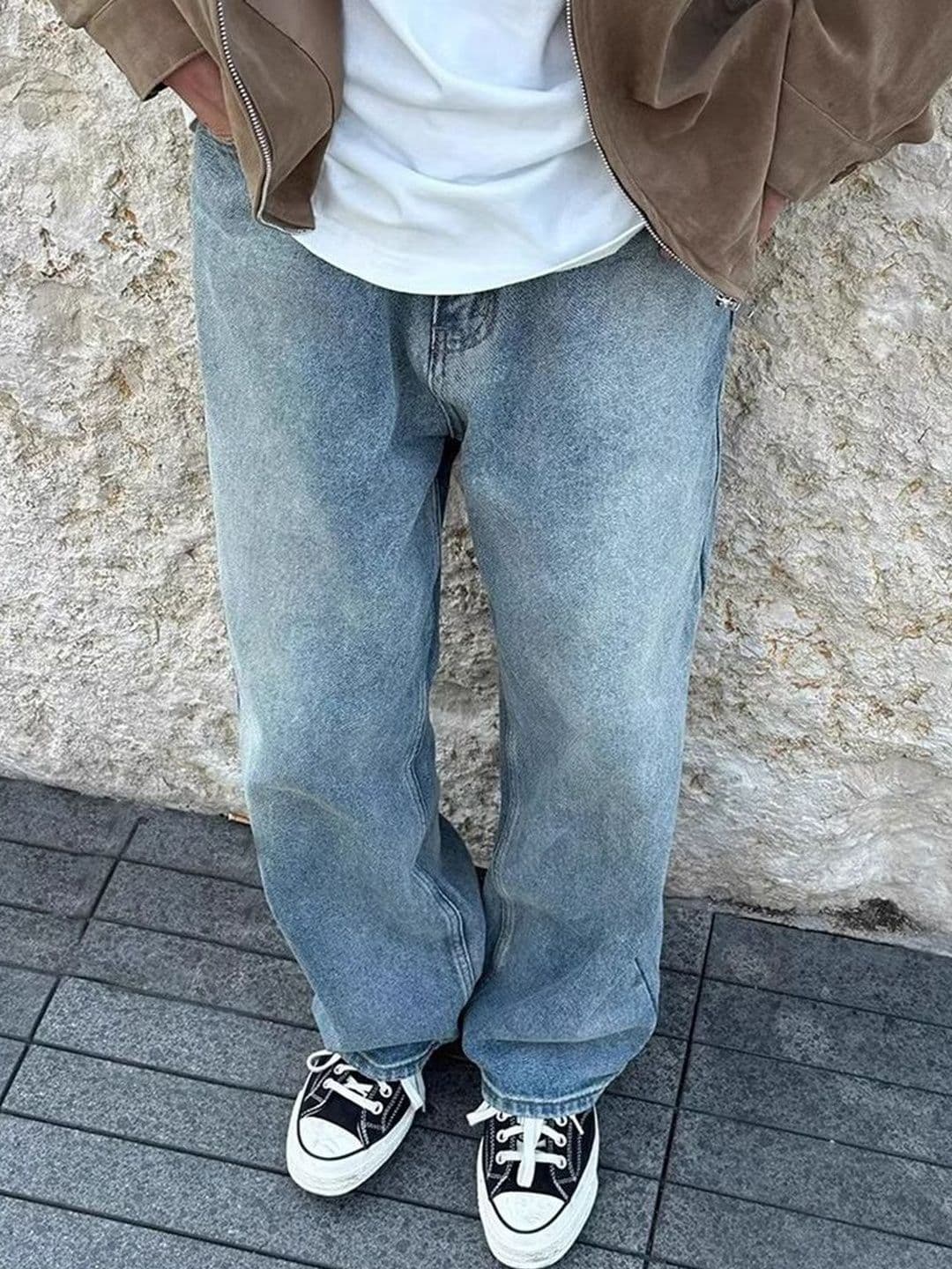 Suo Men Mid-Rise Light Fade Jeans - view 1