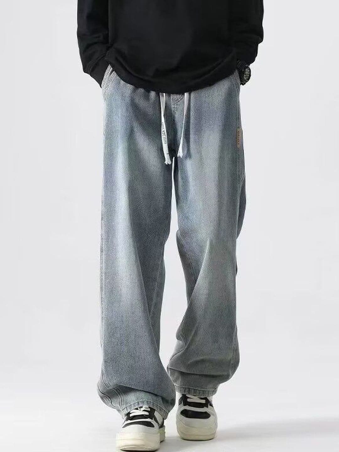 Suo Men Relaxed Fit Mid-Rise Light Fade Jeans - view 1