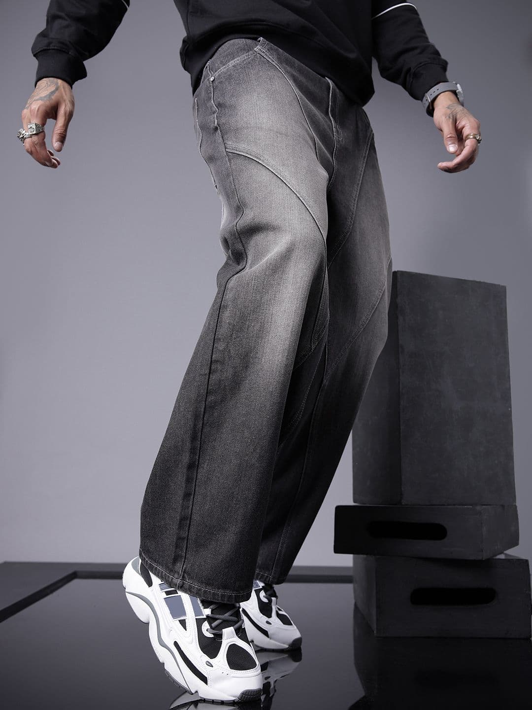 SOKO STREET Men Pure Cotton Relaxed Fit Panelled Heavy Fade Jeans - view 1