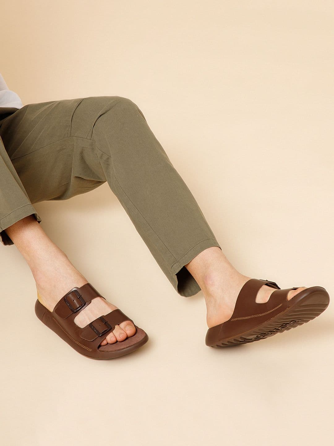 NoStrain Brown leather sandals with buckles for men. - view 1