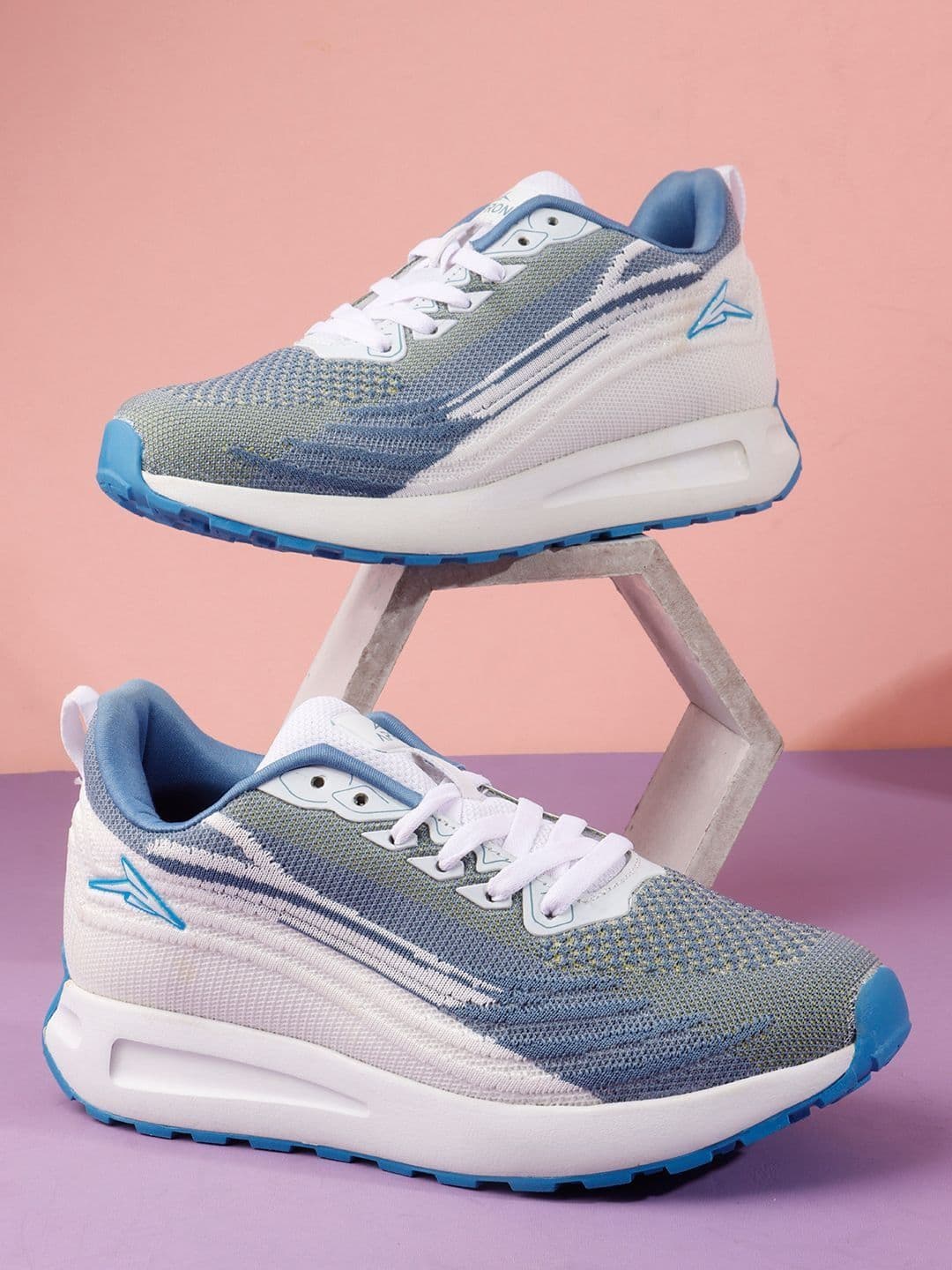 APRON Men Mesh Running Non-Marking Shoes - view 1