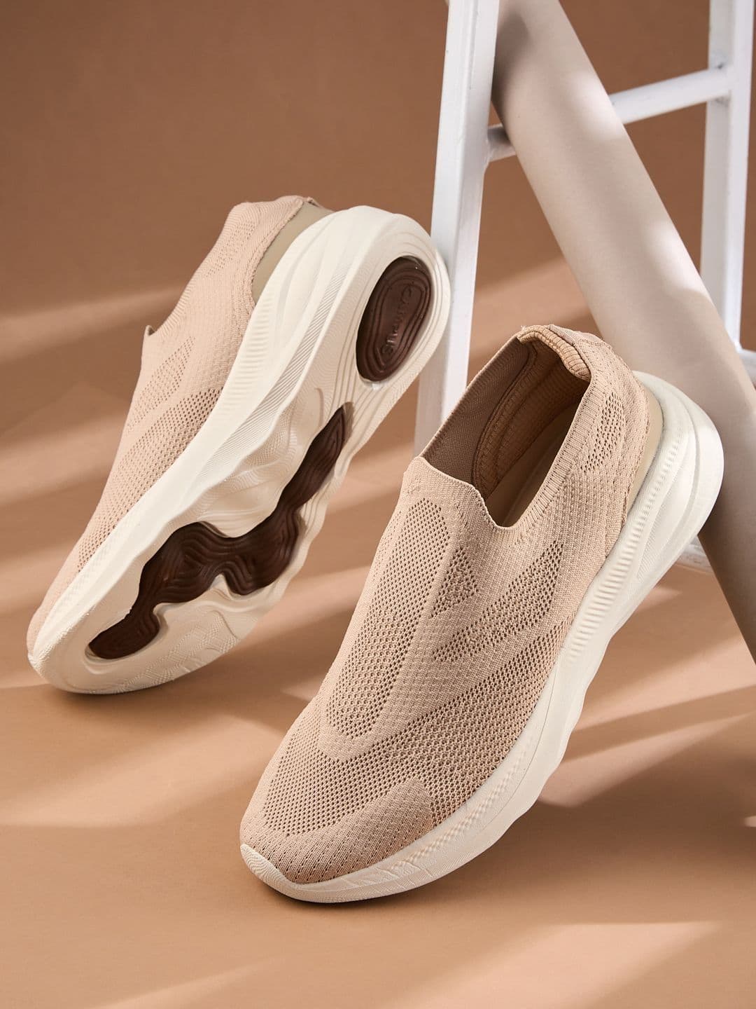 Campus JETRA Men Mesh Walking Non-Marking Shoes - view 1