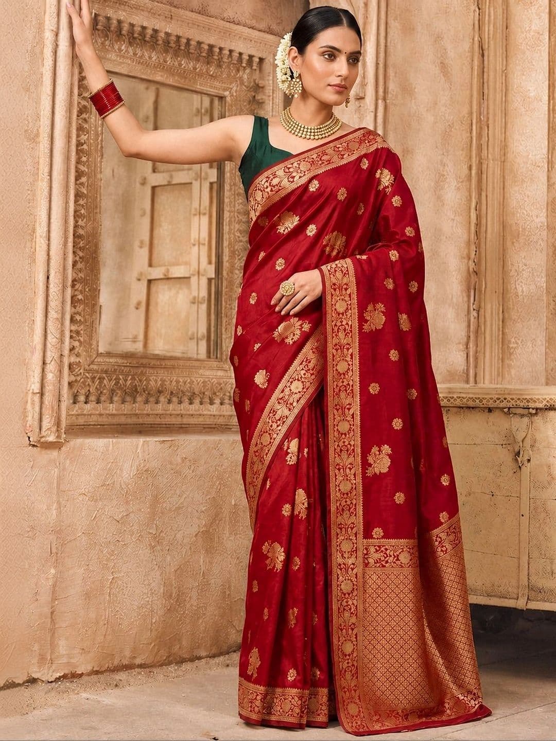 YUGAVEERAA Woven Design Zari Silk Blend Kanjeevaram Saree - view 1