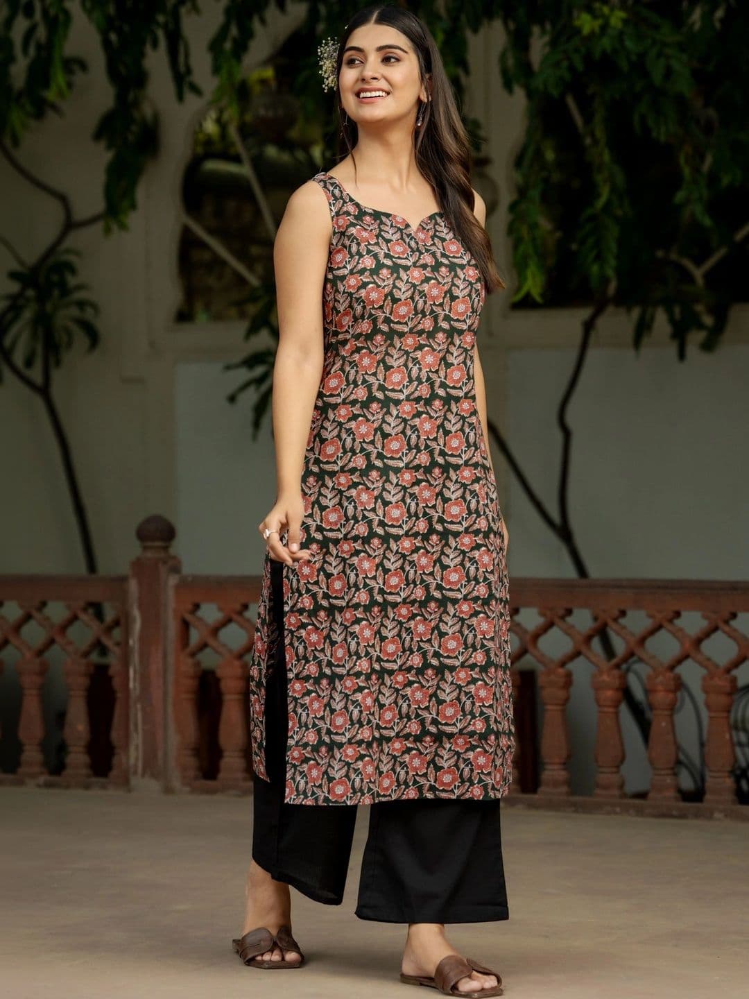 GAYRAA Women Floral Printed Kurta - view 1