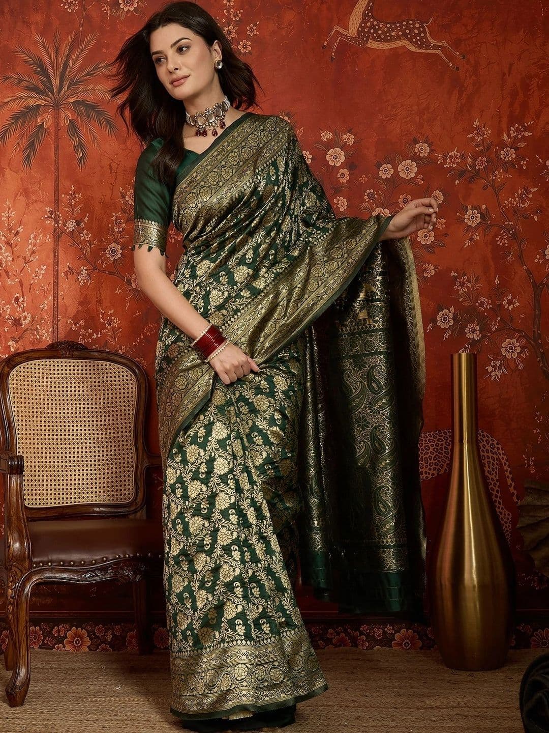 Sangria Woven Design Zari Silk Blend Banarasi Saree - view 1