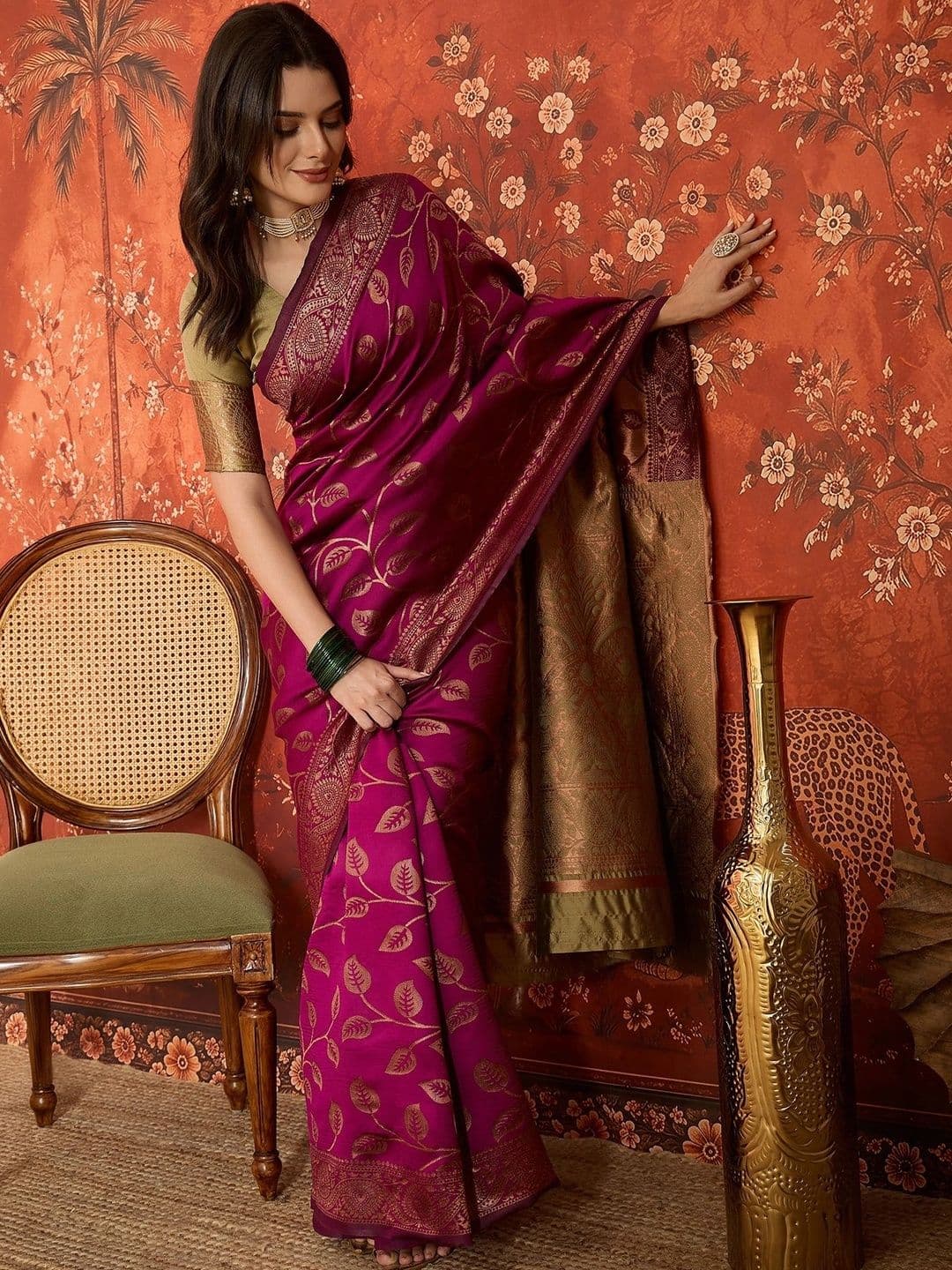 Sangria Woven Design Zari Silk Blend Banarasi Saree - view 1