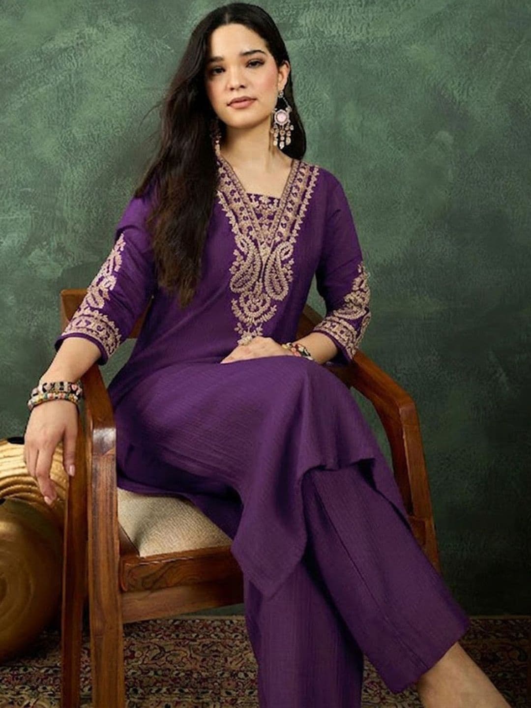 Varanga Women Ethnic Motifs Embroidered Regular Thread Work Kurta with Trousers - view 1