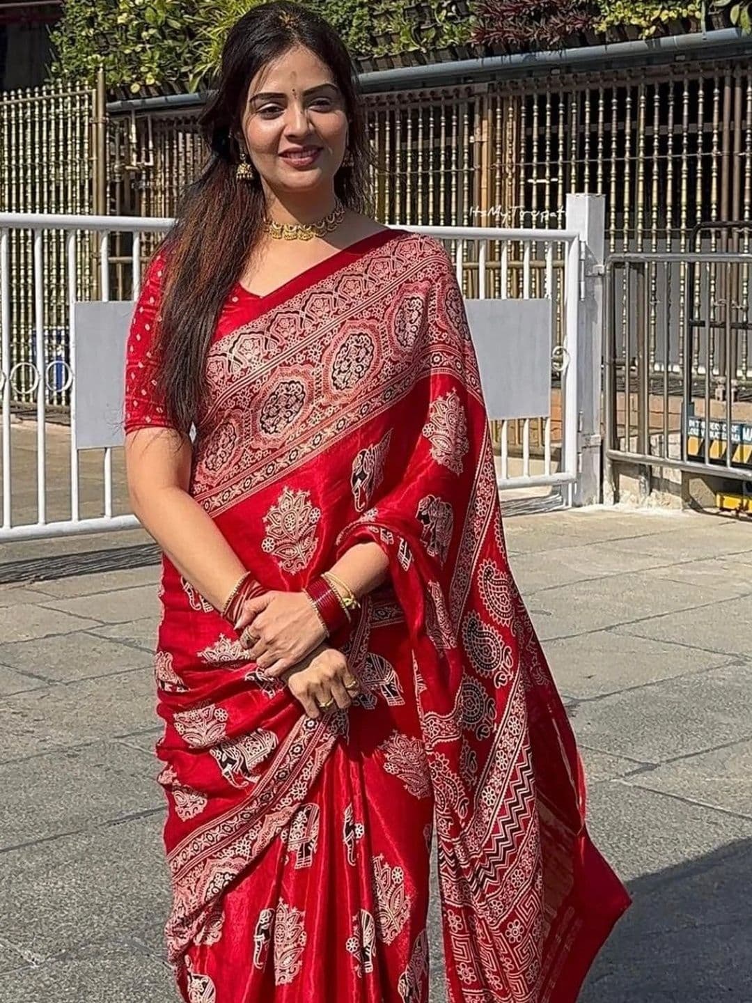 VAMIKA FASHION Mirror Work Saree - view 1