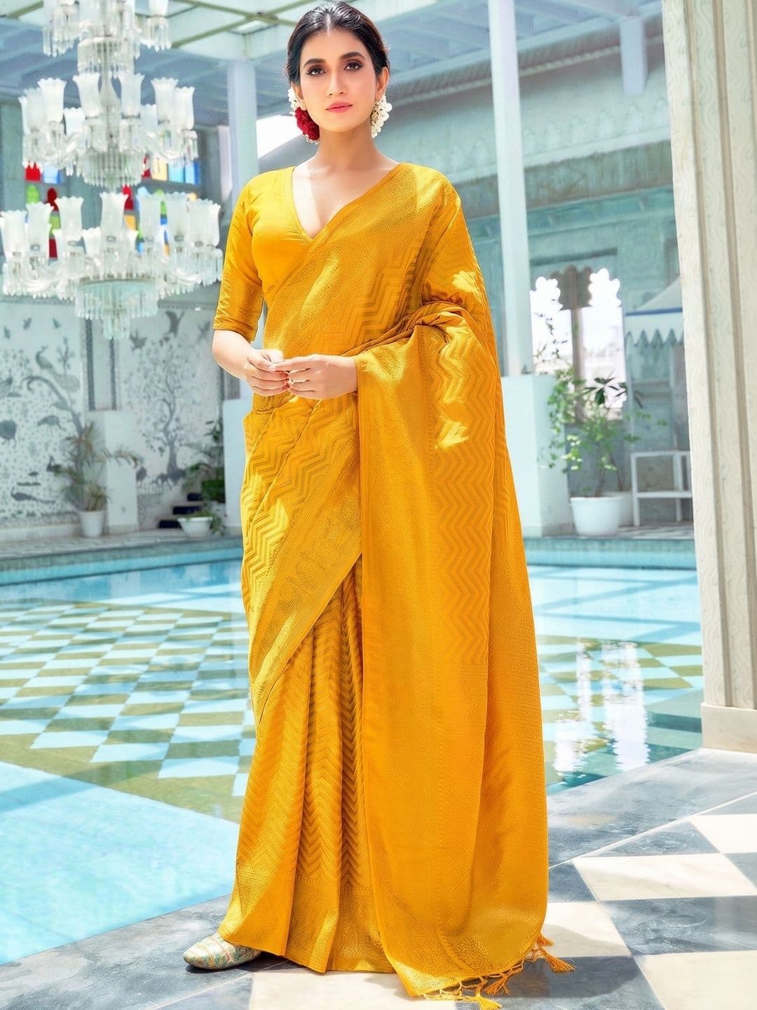 Zankhi Hosiery Woven Design Zari Art Silk Banarasi Saree - view 1